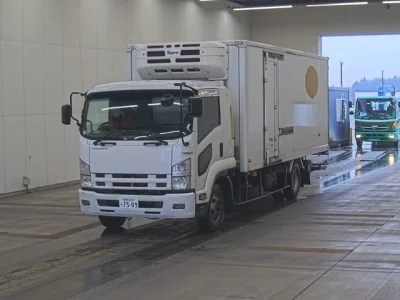 Isuzu FORWARD  с аукциона в Японии