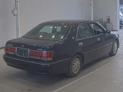 Toyota CROWN  с аукциона в Японии