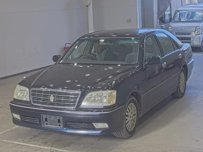Toyota CROWN  с аукциона в Японии