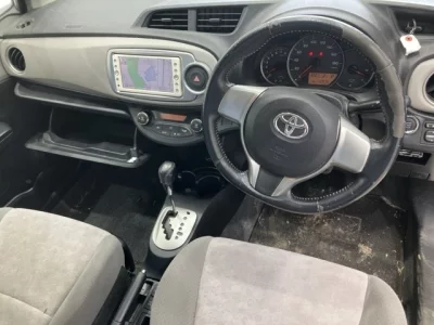 Toyota VITZ  с аукциона в Японии
