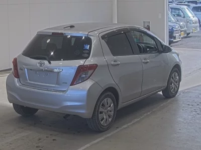 Toyota VITZ  с аукциона в Японии