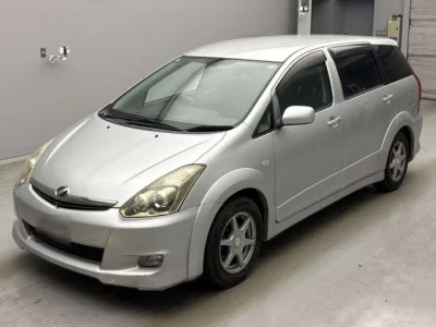 Toyota WISH  с аукциона в Японии