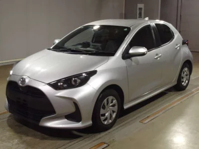 Toyota YARIS  с аукциона в Японии