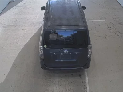 Toyota VOXY  с аукциона в Японии