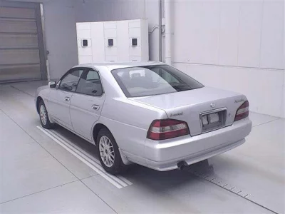 Nissan LAUREL