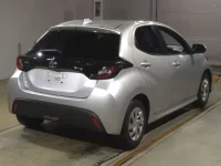 Toyota YARIS лот № 245 оценка 4  с аукциона в Японии 1