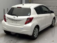 Toyota VITZ лот № 12165 оценка 3.5  с аукциона в Японии 1