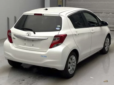 Toyota VITZ  с аукциона в Японии