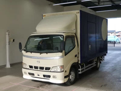 Toyota DYNA  с аукциона в Японии