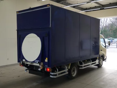 Toyota DYNA  с аукциона в Японии