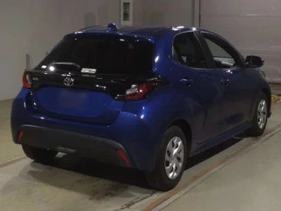 Toyota YARIS  с аукциона в Японии