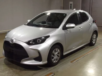Toyota YARIS  с аукциона в Японии