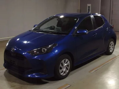 Toyota YARIS  с аукциона в Японии