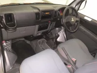 Mitsubishi MINICAB VAN лот № 70009 оценка 3.5  с аукциона в Японии 3