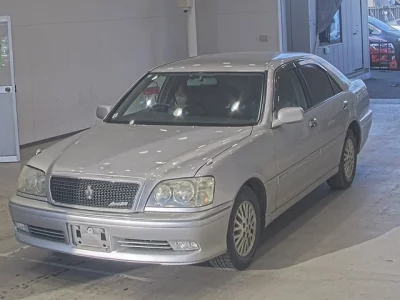 Toyota CROWN  с аукциона в Японии