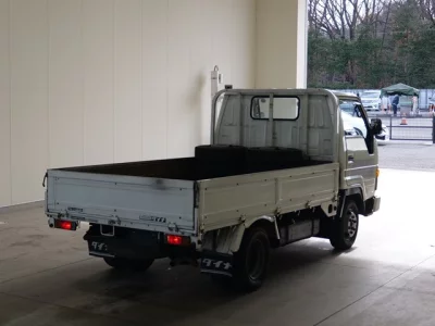 Toyota DYNA  с аукциона в Японии