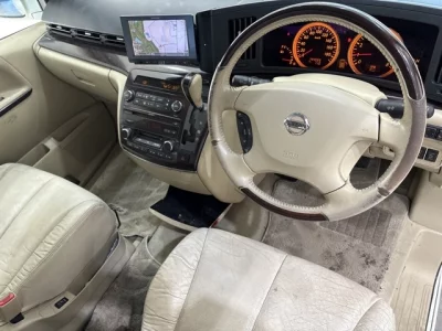 Nissan ELGRAND  с аукциона в Японии