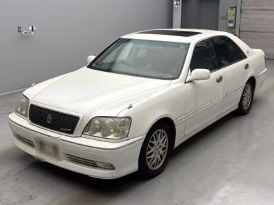 Toyota CROWN  с аукциона в Японии