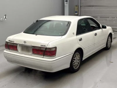 Toyota CROWN  с аукциона в Японии