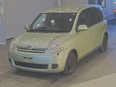 Toyota SIENTA  с аукциона в Японии