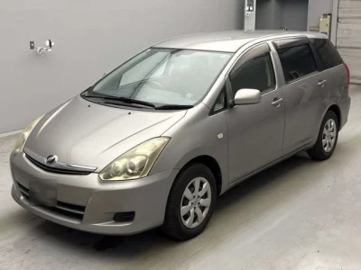 Toyota WISH  с аукциона в Японии