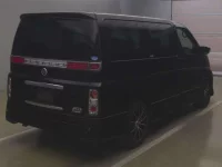 Nissan ELGRAND лот № 70081 оценка 3  с аукциона в Японии 1