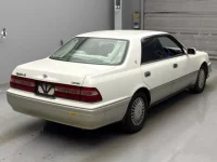 Toyota CROWN лот № 4140 оценка R  с аукциона в Японии 1
