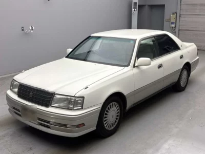 Toyota CROWN  с аукциона в Японии