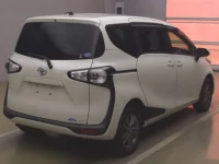 Toyota SIENTA лот № 74024 оценка 3.5  с аукциона в Японии 1