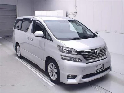 Toyota VELLFIRE  с аукциона в Японии