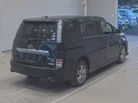 Toyota ISIS лот № 20317 оценка 3.5  с аукциона в Японии 1