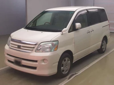 Toyota NOAH  с аукциона в Японии