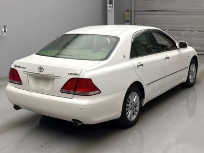 Toyota CROWN  с аукциона в Японии