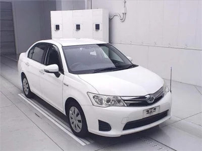 Toyota COROLLA AXIO  с аукциона в Японии