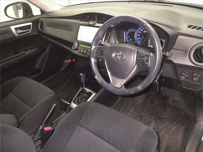 Toyota COROLLA AXIO  с аукциона в Японии