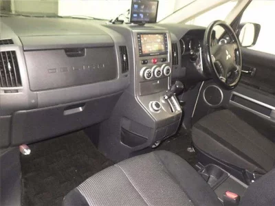 Mitsubishi DELICA D5