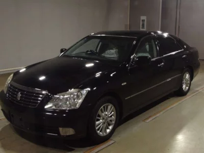 Toyota CROWN  с аукциона в Японии