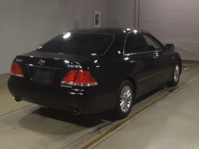 Toyota CROWN  с аукциона в Японии
