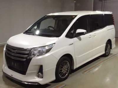 Toyota NOAH  с аукциона в Японии
