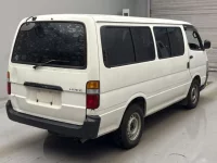 Toyota HIACE лот № 4217 оценка R  с аукциона в Японии 1