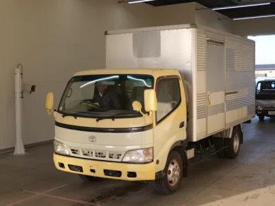 Toyota DYNA  с аукциона в Японии
