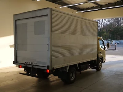 Toyota DYNA  с аукциона в Японии
