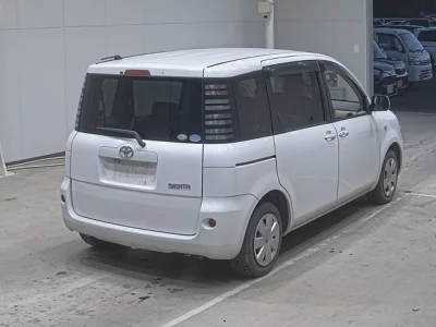 Toyota SIENTA  с аукциона в Японии