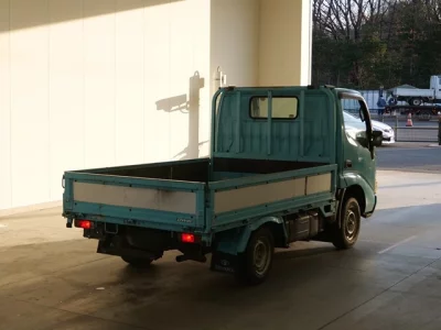 Toyota DYNA  с аукциона в Японии