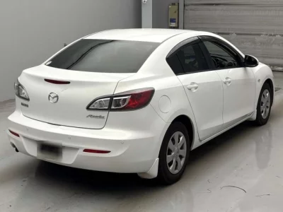 Mazda AXELA  с аукциона в Японии