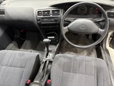 Toyota COROLLA  с аукциона в Японии