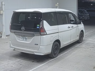 Nissan SERENA  с аукциона в Японии