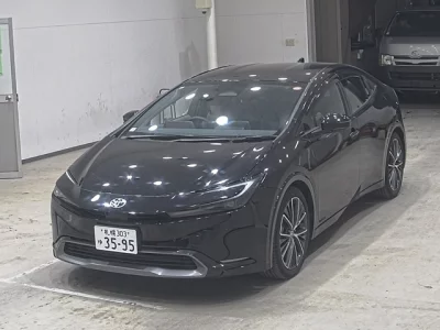 Toyota PRIUS  с аукциона в Японии