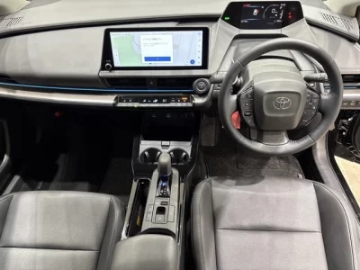 Toyota PRIUS  с аукциона в Японии