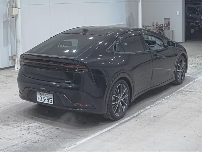 Toyota PRIUS  с аукциона в Японии